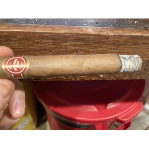 Arturo Fuente Natural Brevas Royale 5 1/2 * 42