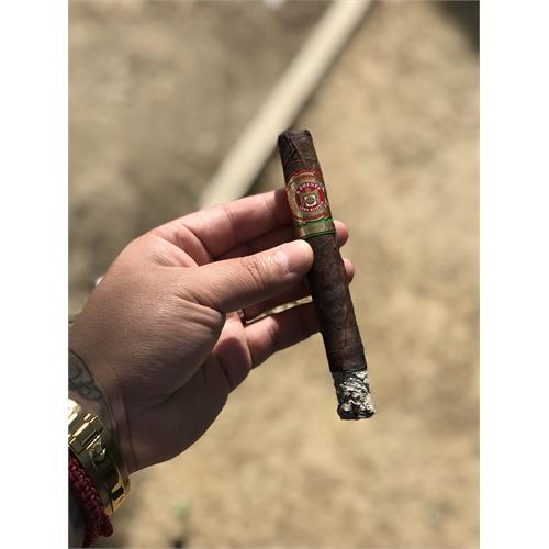 Arturo Fuente Maduro 8-5-8 6  * 47