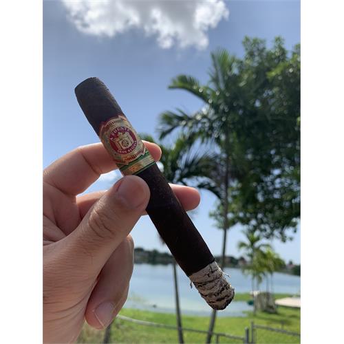 Arturo Fuente Maduro 8-5-8 6  * 47