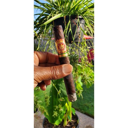 Arturo Fuente Maduro 8-5-8 6  * 47