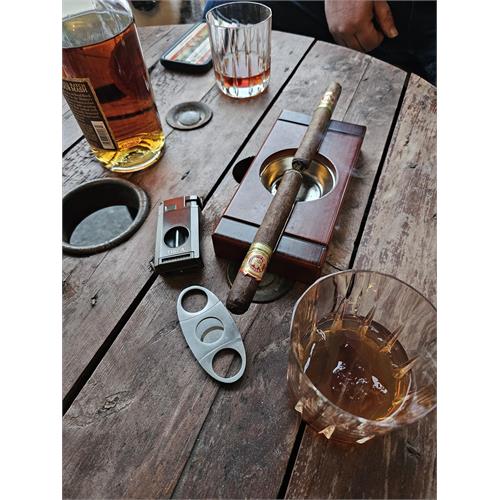 Arturo Fuente Maduro 8-5-8 6  * 47