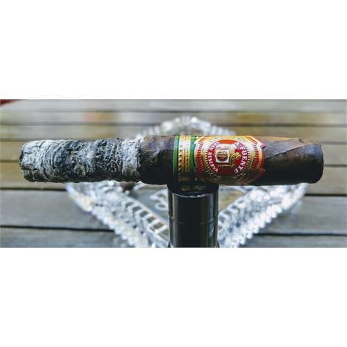 Arturo Fuente Maduro 8-5-8 6  * 47