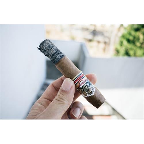 Ashton Cabinet Belicoso 5 1/4 * 52