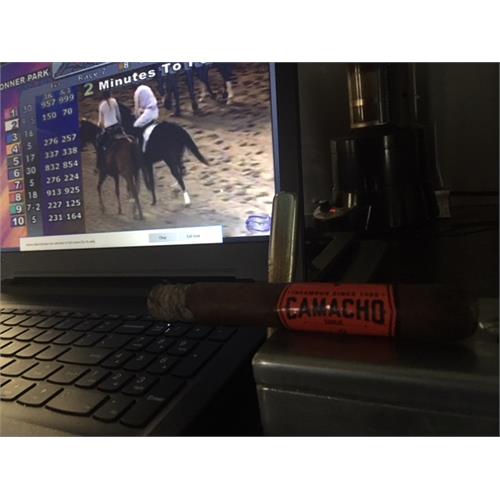 Camacho Corojo Figurado 6  1/8 * 54x42