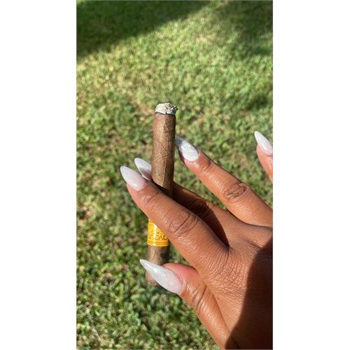 CAO Flavours Bella Vanilla Petit Corona 4  * 40