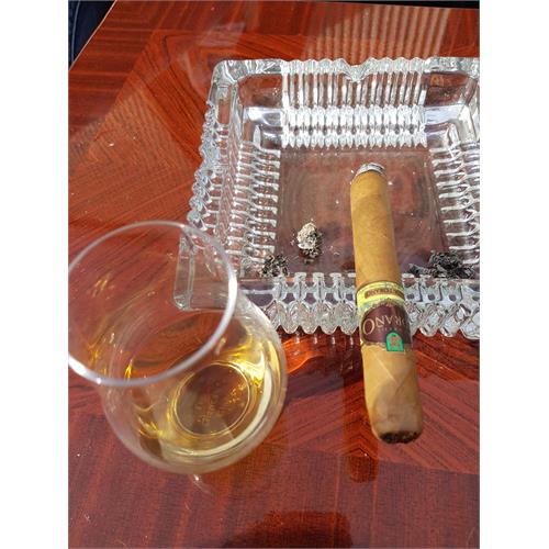 Carlos Torano Casa Torano Churchill 7  * 48