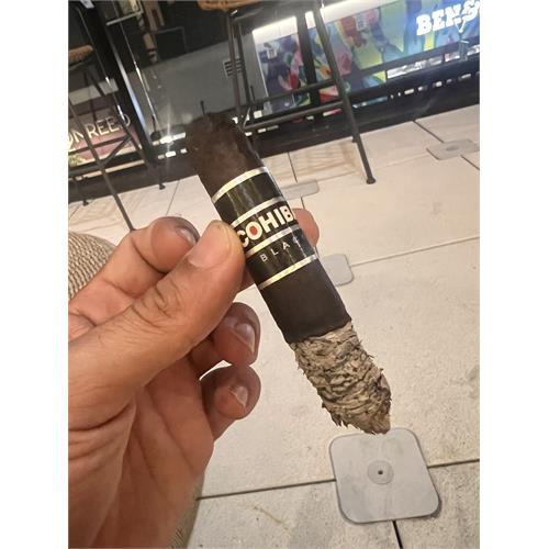 Cohiba Black Robusto 5 1/2 * 50