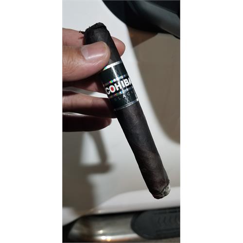 Cohiba Black Robusto 5 1/2 * 50