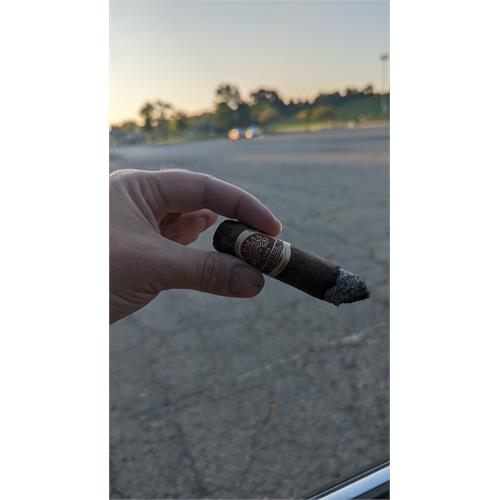 H. Upmann Vintage Cameroon Robusto 5  * 52