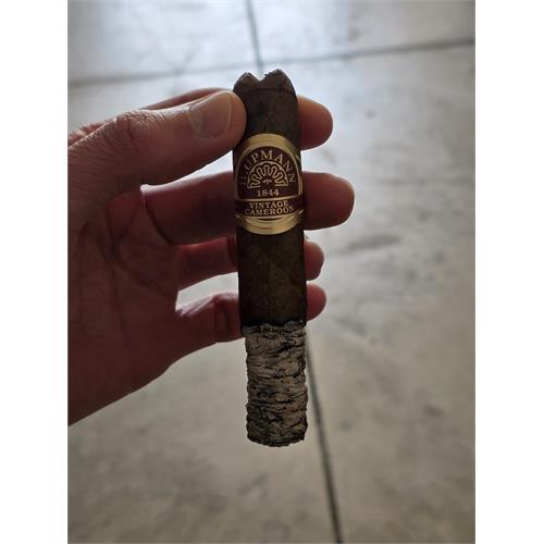 H. Upmann Vintage Cameroon Robusto 5  * 52