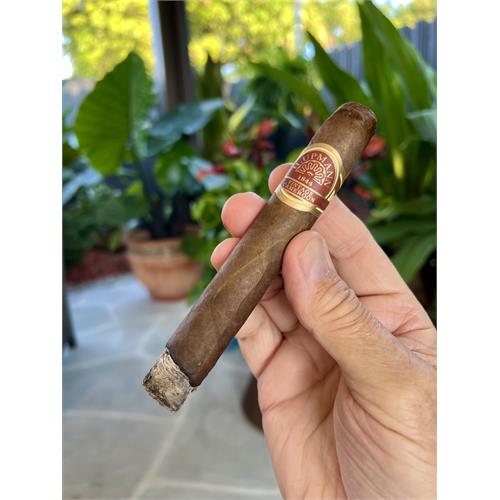 H. Upmann Vintage Cameroon Toro 6  * 54
