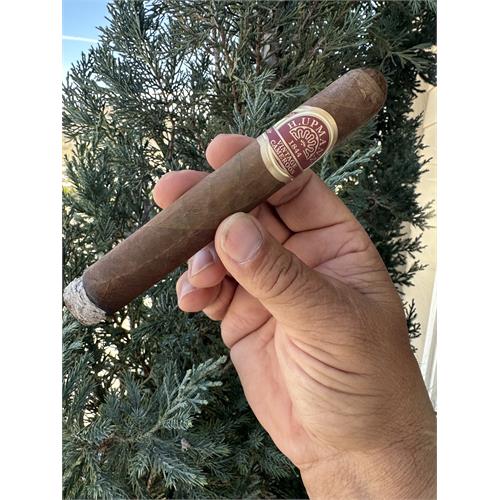 H. Upmann Vintage Cameroon Toro 6  * 54
