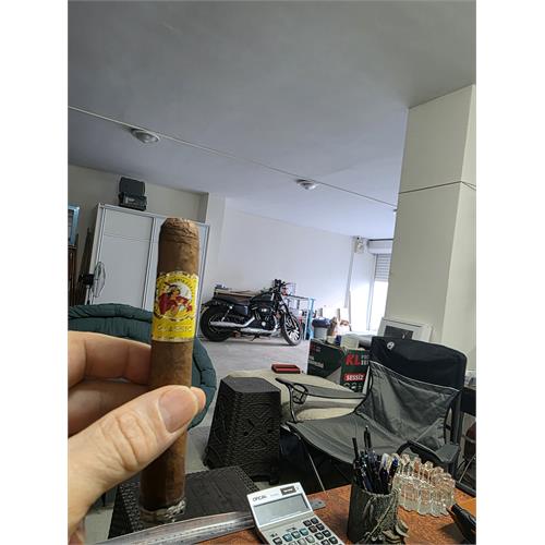 La Gloria Cubana Natural Corona Gorda 6  * 52 