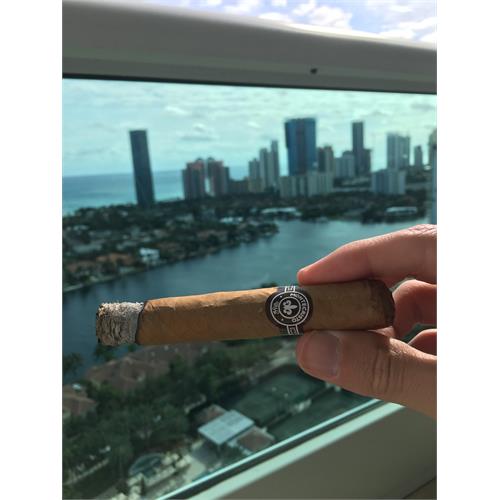 Montecristo Robusto 5  * 50