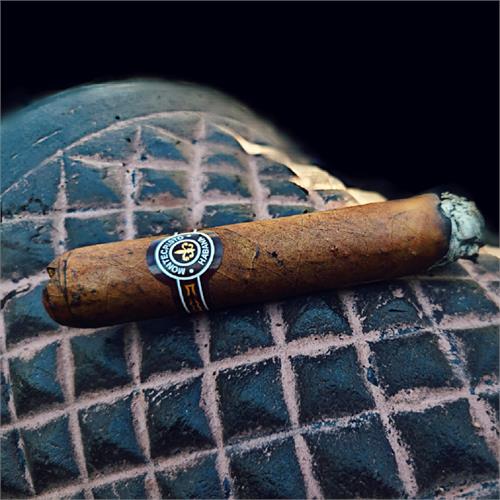 Montecristo Robusto 5  * 50