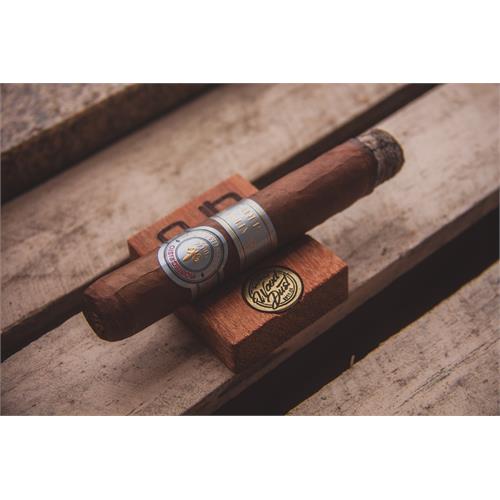 Montecristo Platinum Robusto 5  * 50