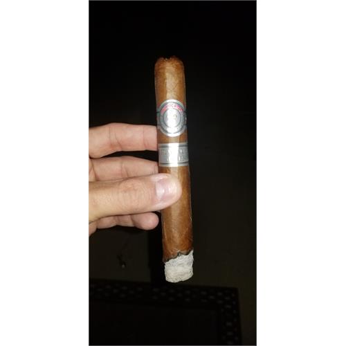 Montecristo Platinum Toro 6  * 50