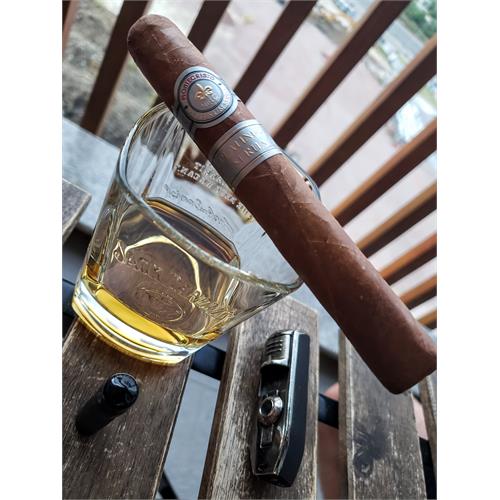 Montecristo Platinum Toro 6  * 50