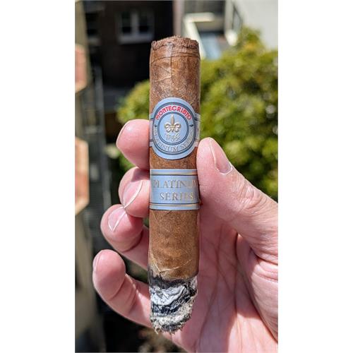 Montecristo Platinum Toro 6  * 50