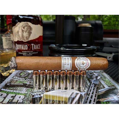 Montecristo White Churchill 7  * 54