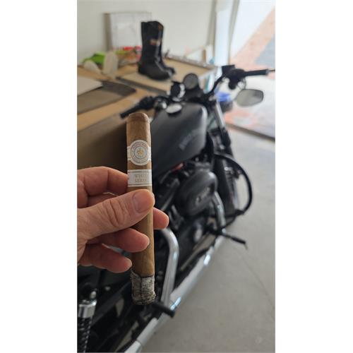 Montecristo White Churchill 7  * 54