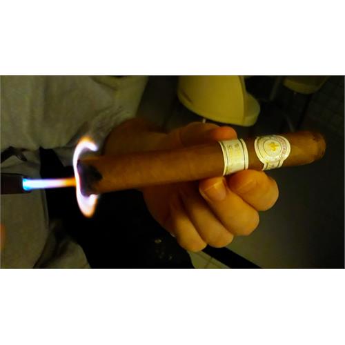 Montecristo White Churchill 7  * 54
