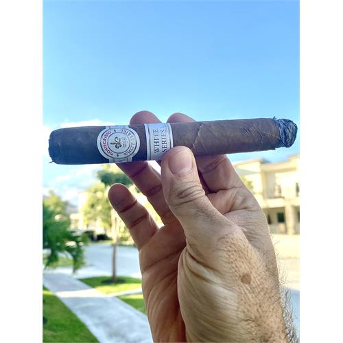 Montecristo White Churchill 7  * 54