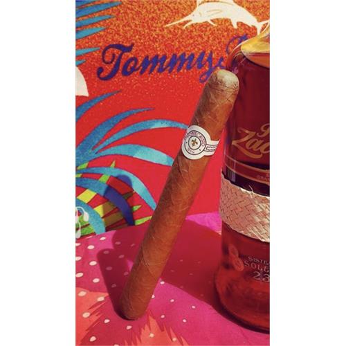 Montecristo White Especial No. 1 6 5/8 * 44