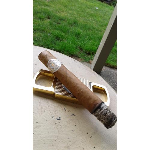 Montecristo White Especial No. 3 5 1/2 * 44