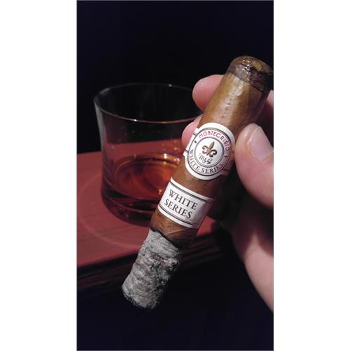 Montecristo White Rothchilde 5  * 52