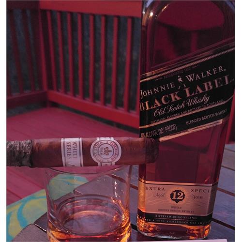 Montecristo White Rothchilde 5  * 52