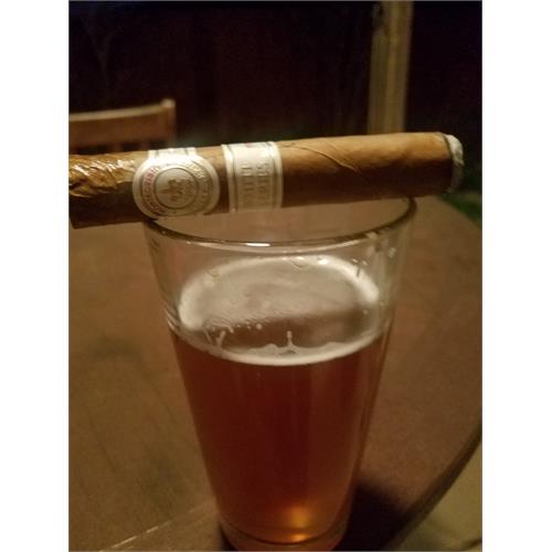 Montecristo White Rothchilde 5  * 52