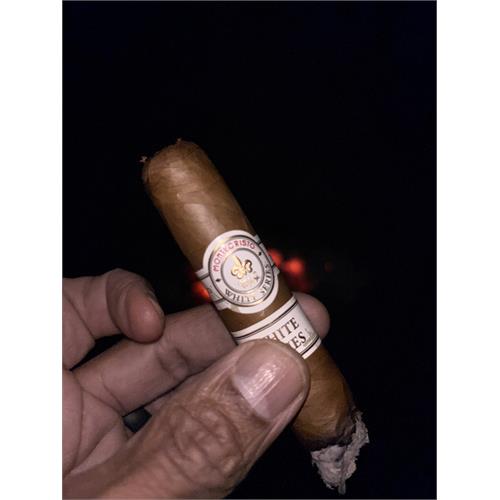Montecristo White Toro 6  * 54