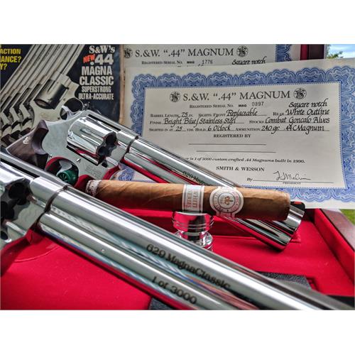 Montecristo White Toro 6  * 54