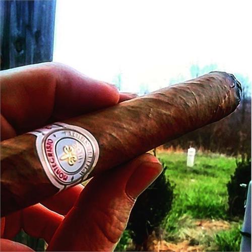 Montecristo White Toro 6  * 54