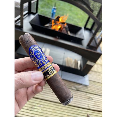 Perdomo Reserve 10th Anniversary Maduro Robusto 5  * 54