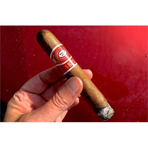 Romeo y Julieta 1875 Bully 5  * 50