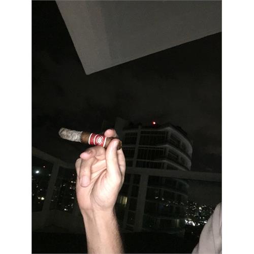 Romeo y Julieta 1875 Bully 5  * 50