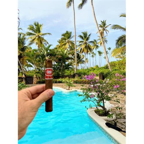 Romeo y Julieta 1875 Bully 5  * 50