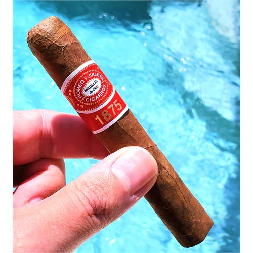 Romeo y Julieta 1875 Bully 5  * 50