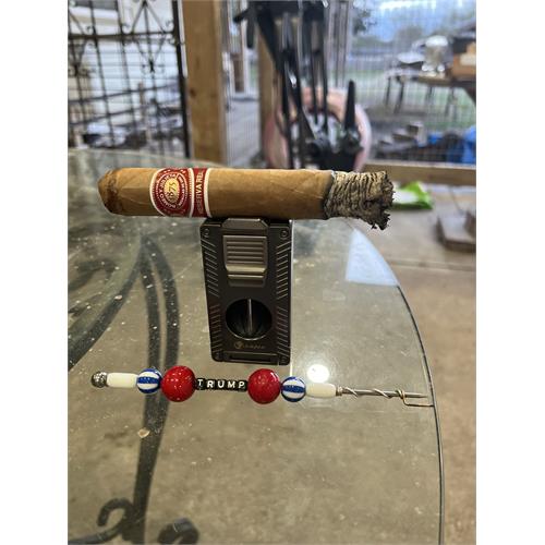 Romeo y Julieta 1875 Bully 5  * 50