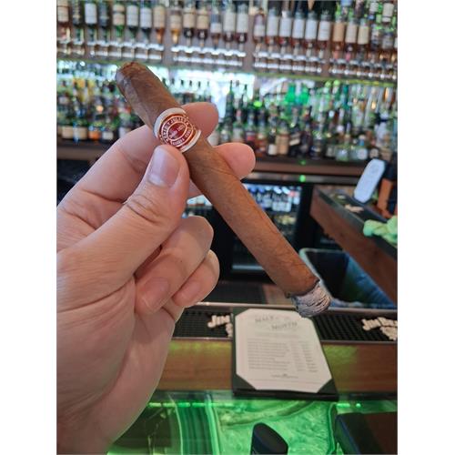 Romeo y Julieta 1875 Bully 5  * 50