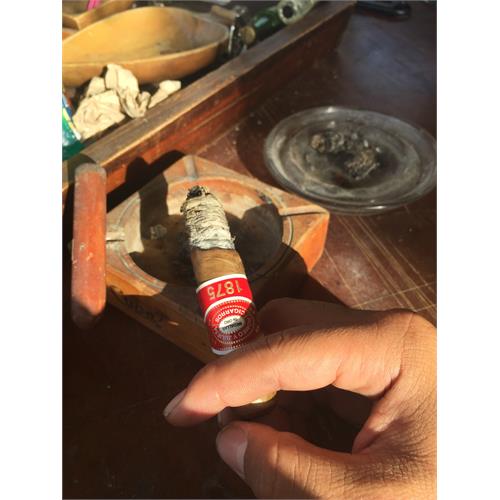 Romeo y Julieta 1875 Bully 5  * 50