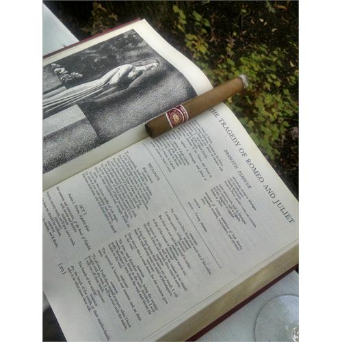 Romeo y Julieta Reserva Real Corona 5 1/2 * 44