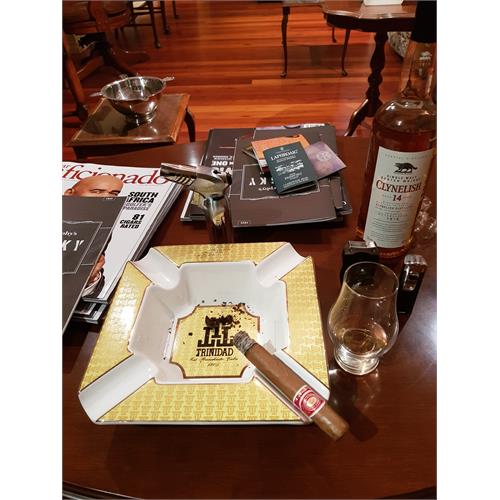 Romeo y Julieta Reserva Real Corona 5 1/2 * 44