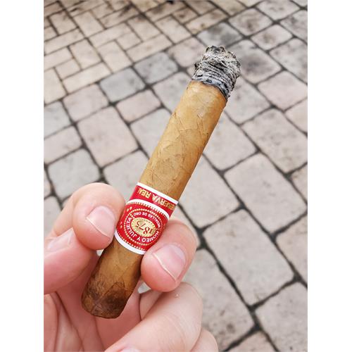 Romeo y Julieta Reserva Real Lonsdale 6 5/8 * 44