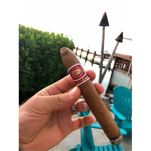 Romeo y Julieta Reserva Real No 2 6 1/8 * 52