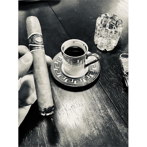 Romeo y Julieta Reserva Real No 2 6 1/8 * 52