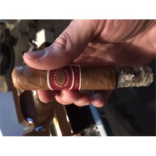 Romeo y Julieta Reserva Real Robusto 5  * 52