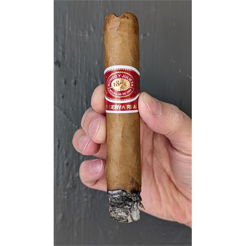 Romeo y Julieta Reserva Real Robusto 5  * 52